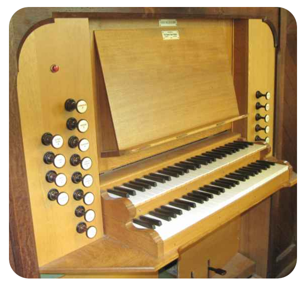 Organ console
